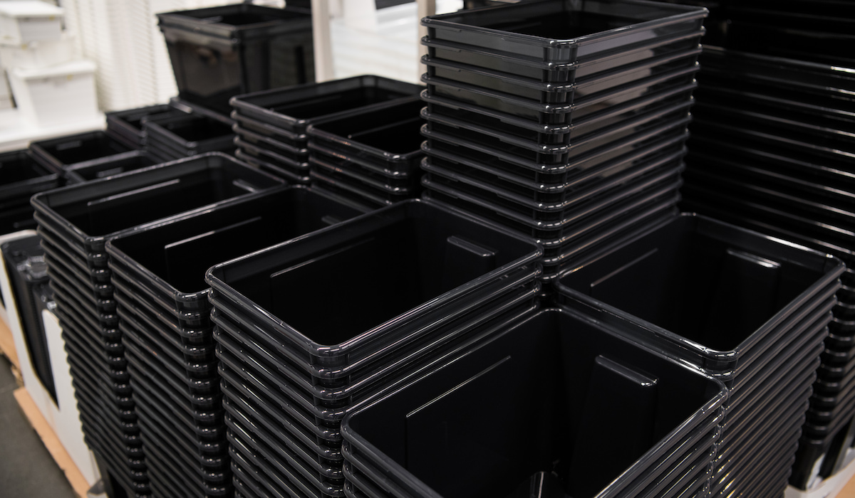 Will Moving Companies Move Plastic Bins? This Must Be Home