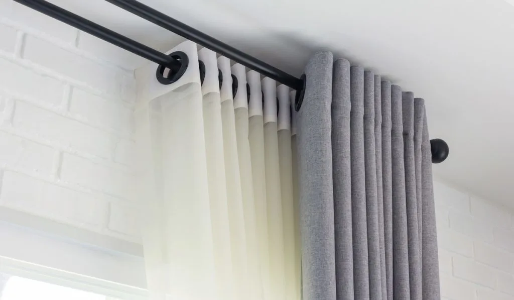 White and gray double curtain