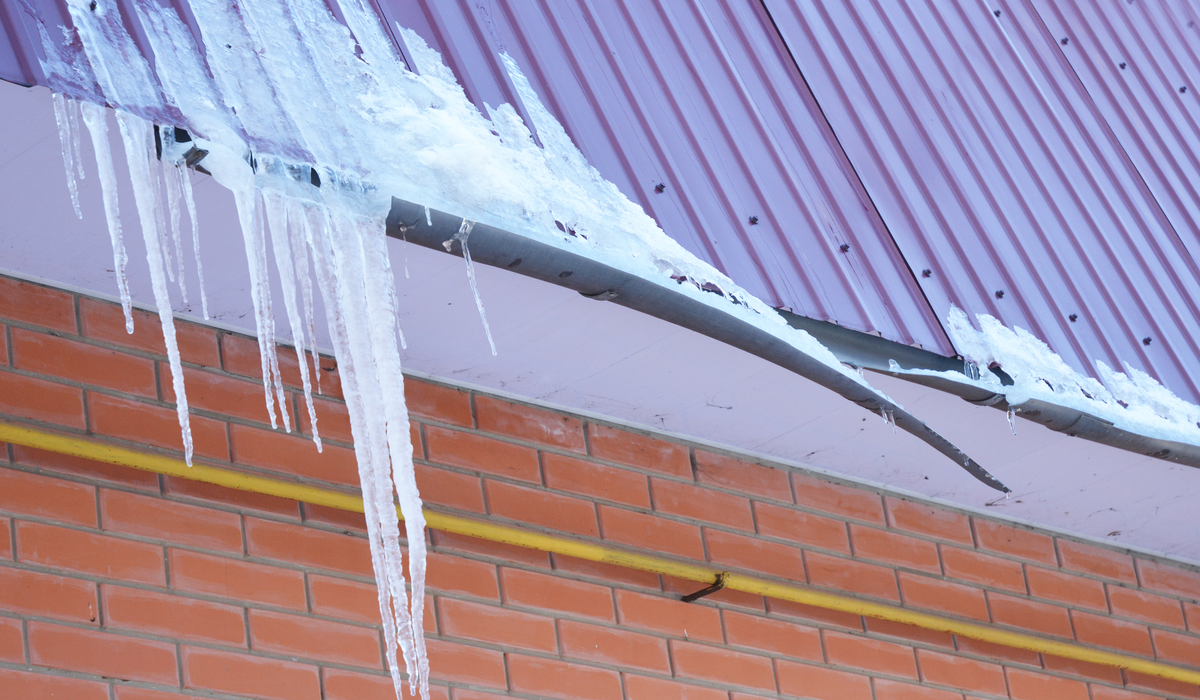Do Gutters Cause Ice Dams? This Must Be Home