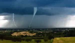 tornado strikes the city